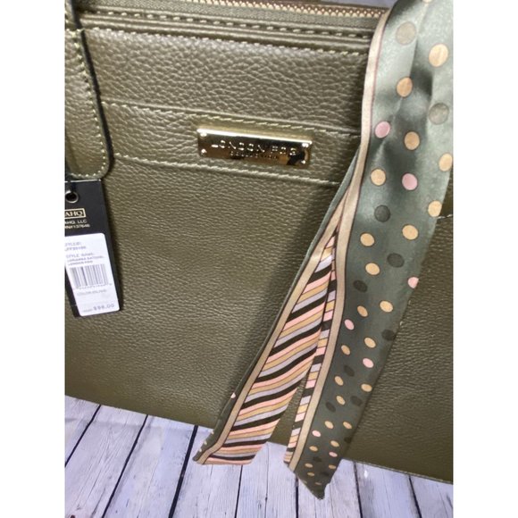 NWT London Fog Olive Green Bag with Tie - Picture 4 of 8